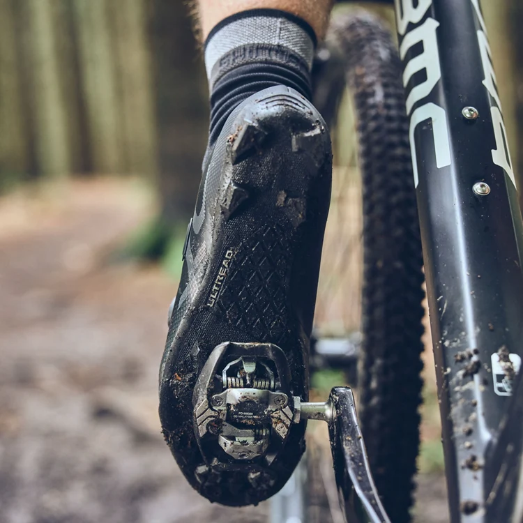 SH-XC702-shic165-lifestyle_2.png Zapato 44 Mtb Shimano Modelo Sh-Xc702 Negro